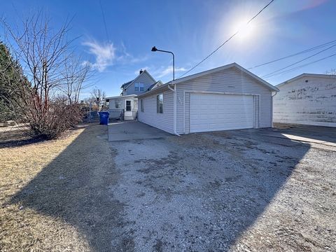 Tiny photo for 527 19th Avenue, Moline, IL 61265 (MLS # 12578564)