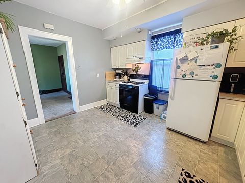 Tiny photo for 527 19th Avenue, Moline, IL 61265 (MLS # 12578564)