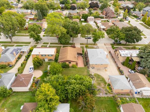 Tiny photo for 8616 N Oleander Avenue, Niles, IL 60714 (MLS # 12480682)