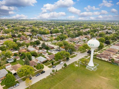 Tiny photo for 8616 N Oleander Avenue, Niles, IL 60714 (MLS # 12480682)