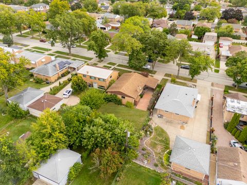 Tiny photo for 8616 N Oleander Avenue, Niles, IL 60714 (MLS # 12480682)