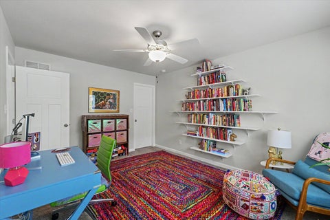 Tiny photo for 908 E Oregon Street, Urbana, IL 61801 (MLS # 12727127)