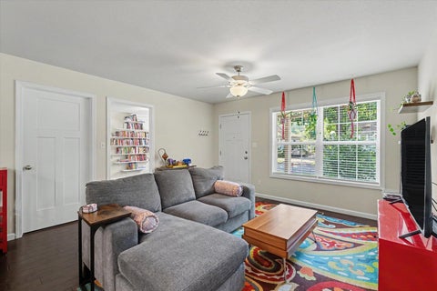 Tiny photo for 908 E Oregon Street, Urbana, IL 61801 (MLS # 12727127)