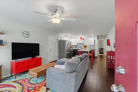 Tiny photo for 908 E Oregon Street, Urbana, IL 61801 (MLS # 12727127)
