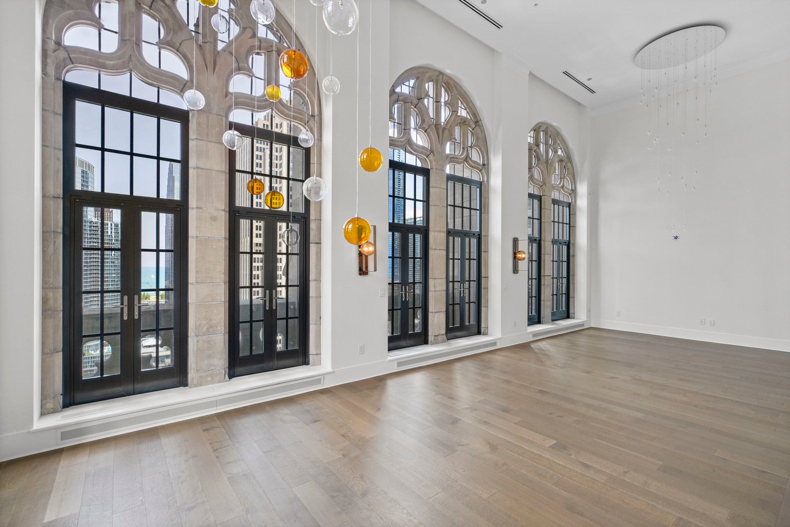 435 N Michigan Avenue 2004