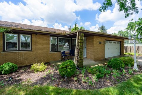 Photo of 16000 Long Avenue, Oak Forest, IL 60452 (MLS # 12508902)