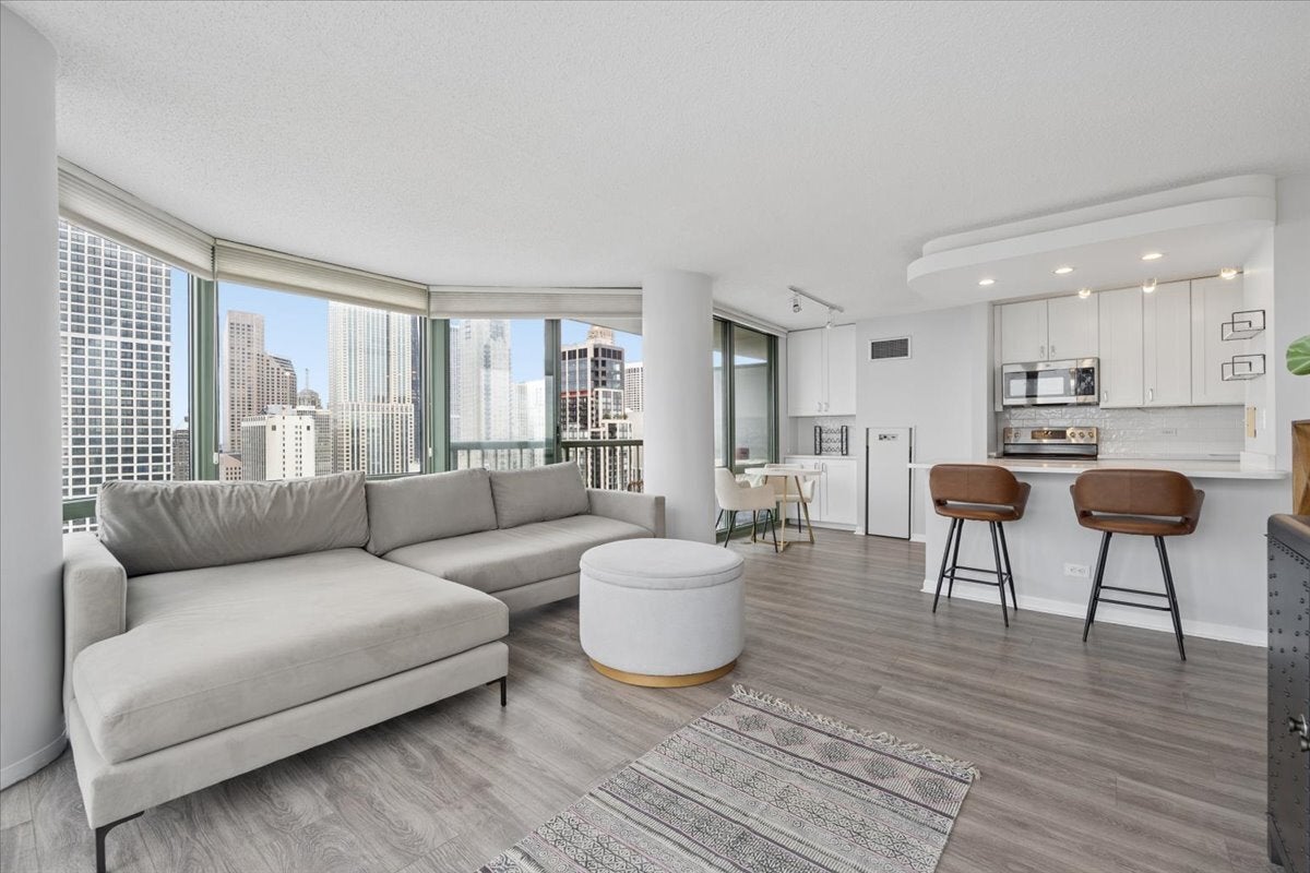 111 W Maple Street 3101