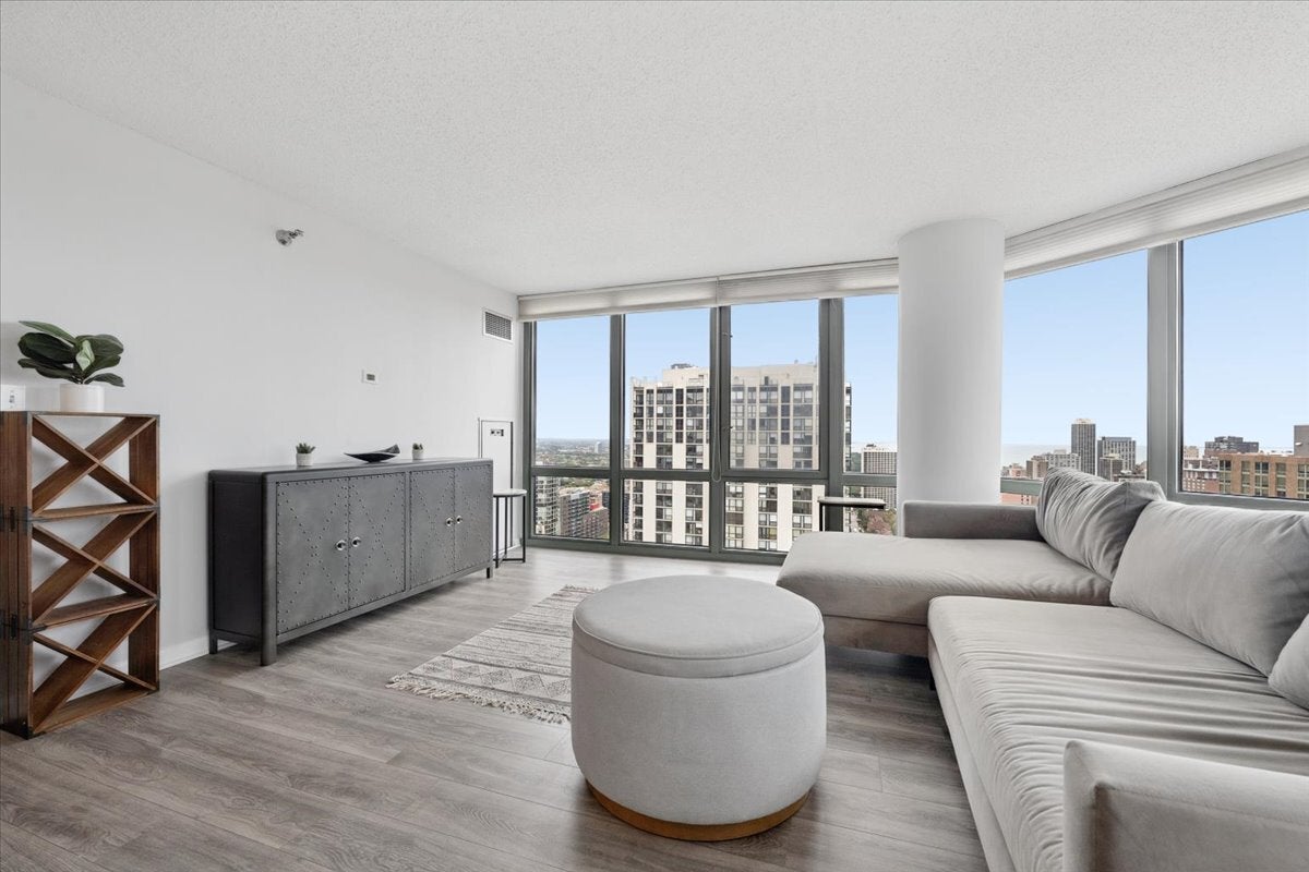 111 W Maple Street 3101