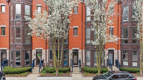 Photo of 449 N Clinton Street, Chicago, IL 60654 (MLS # 12614263)