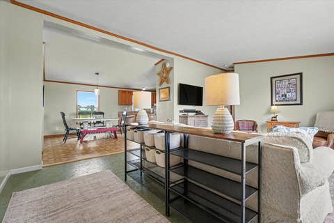 Tiny photo for 1936 County Road 1850 N, Urbana, IL 61802 (MLS # 12697855)