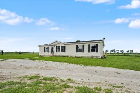 Tiny photo for 1936 County Road 1850 N, Urbana, IL 61802 (MLS # 12697855)