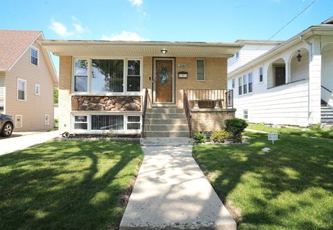 Photo of 1428 1/2 N ASHBEL Avenue, Berkeley, IL 60163 (MLS # 12541997)