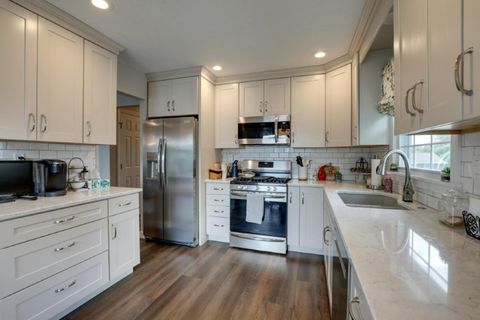 Tiny photo for 518 S 43rd Street, Quincy, IL 62305 (MLS # 100539031)