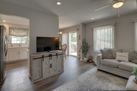 Tiny photo for 518 S 43rd Street, Quincy, IL 62305 (MLS # 100539031)