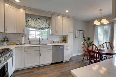 Tiny photo for 518 S 43rd Street, Quincy, IL 62305 (MLS # 100539031)