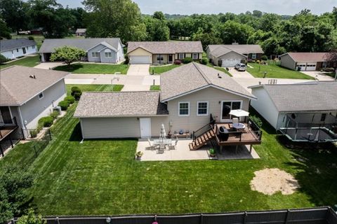 Tiny photo for 518 S 43rd Street, Quincy, IL 62305 (MLS # 100539031)
