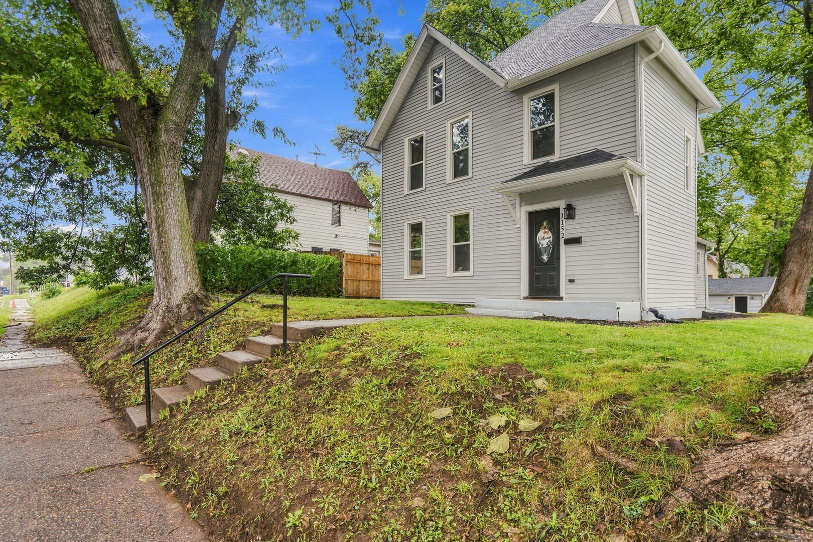 1152 E 13th Street