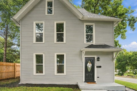 Photo of 1152 E 13th Street, Davenport, IA 52803 (MLS # 12771921)
