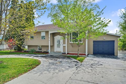 Photo of 1517 Eastview Avenue, Danville, IL 61832 (MLS # 12630683)