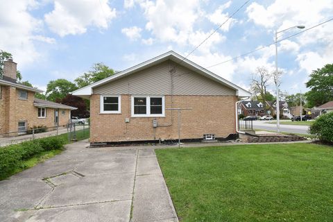 Tiny photo for 9246 S 54th Avenue, Oak Lawn, IL 60453 (MLS # 12642306)