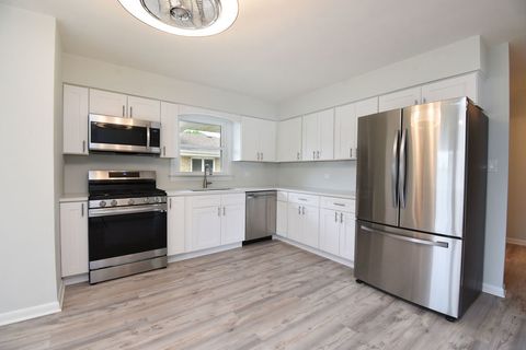 Tiny photo for 9246 S 54th Avenue, Oak Lawn, IL 60453 (MLS # 12642306)