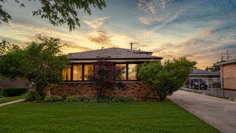 Photo of 11824 S Leclaire Avenue, Alsip, IL 60803 (MLS # 12680555)