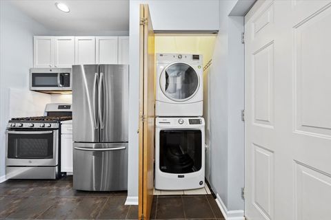 Tiny photo for 7027 N Paulina Street #3S, Chicago, IL 60626 (MLS # 12562389)