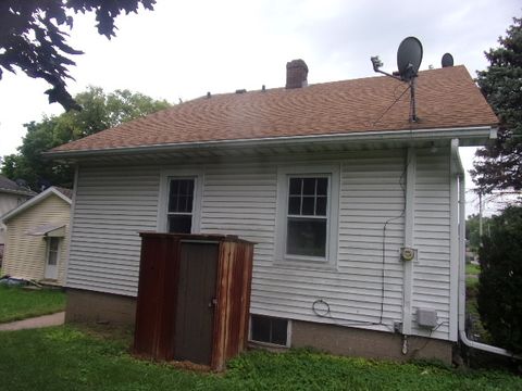 Tiny photo for 1626 N Douglas Street, Peoria, IL 61604 (MLS # 12468494)