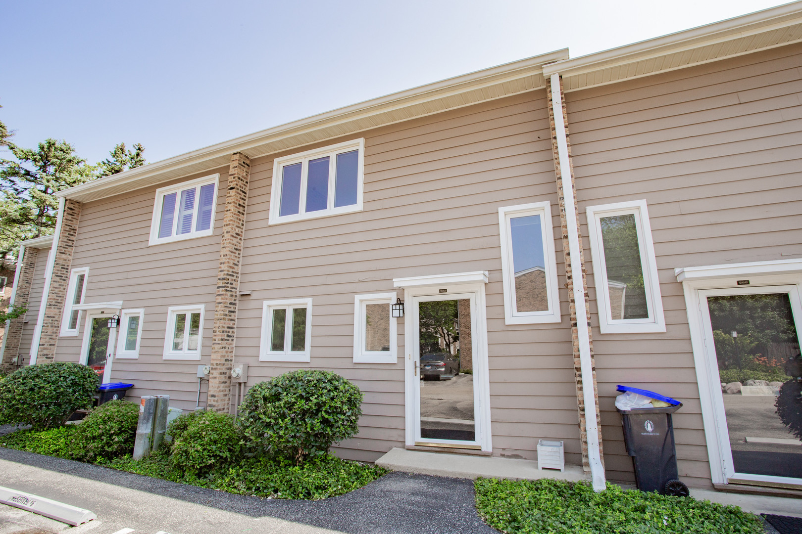590 Green Bay Road