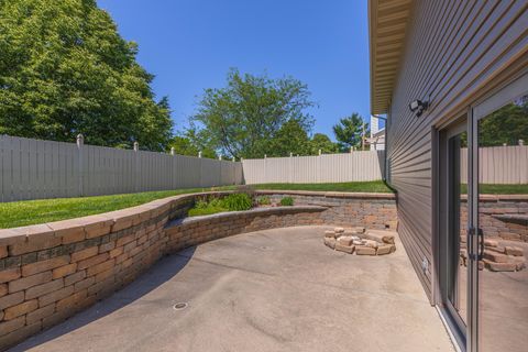 Tiny photo for 2707 Foxridge Run, Bloomington, IL 61704 (MLS # 12653307)