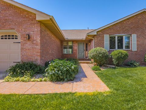 Tiny photo for 2707 Foxridge Run, Bloomington, IL 61704 (MLS # 12653307)