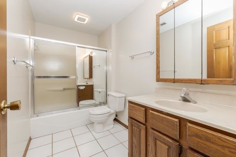 Tiny photo for 2707 Foxridge Run, Bloomington, IL 61704 (MLS # 12653307)
