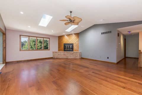 Tiny photo for 2707 Foxridge Run, Bloomington, IL 61704 (MLS # 12653307)