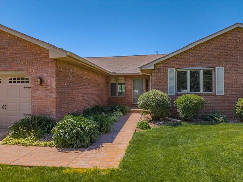 Tiny photo for 2707 Foxridge Run, Bloomington, IL 61704 (MLS # 12653307)