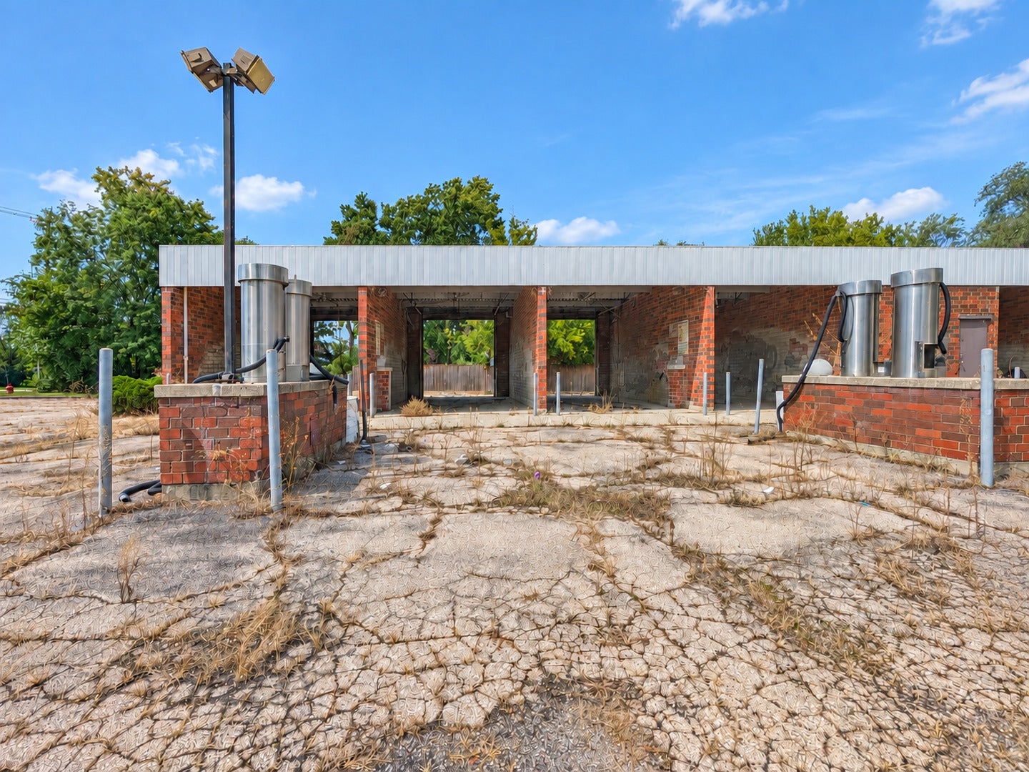 2630 Lake Street W