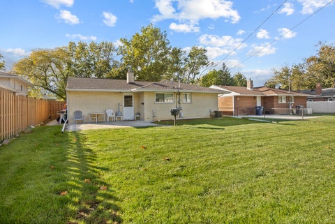 Tiny photo for 537 Farthing Lane, Des Plaines, IL 60016 (MLS # 12788342)