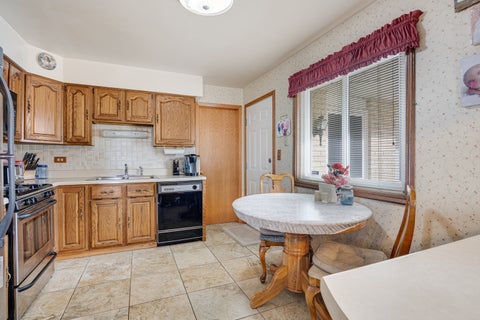 Tiny photo for 537 Farthing Lane, Des Plaines, IL 60016 (MLS # 12788342)