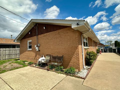 Tiny photo for 8404 S 79th Avenue, Justice, IL 60458 (MLS # 12624550)