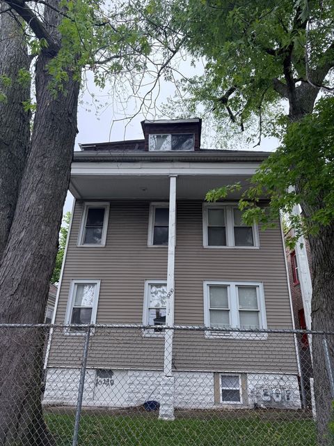 Photo for 10230 S Yates Boulevard, Chicago, IL 60617 (MLS # 12526497)