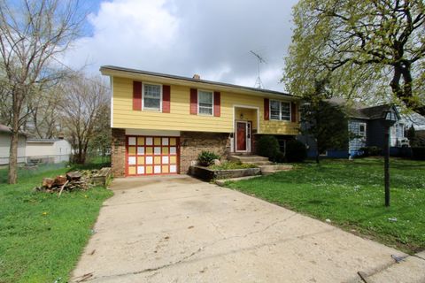 Photo of 203 E Donovan Avenue, Woodstock, IL 60098 (MLS # 12621334)