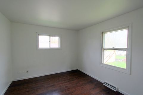 Tiny photo for 203 E Donovan Avenue, Woodstock, IL 60098 (MLS # 12621334)
