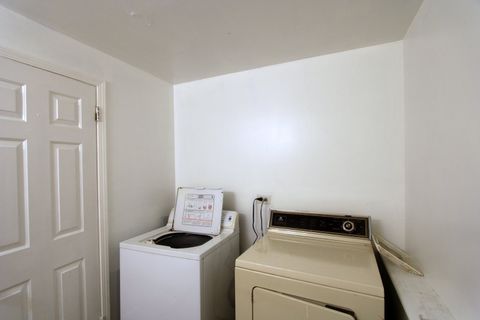 Tiny photo for 203 E Donovan Avenue, Woodstock, IL 60098 (MLS # 12621334)