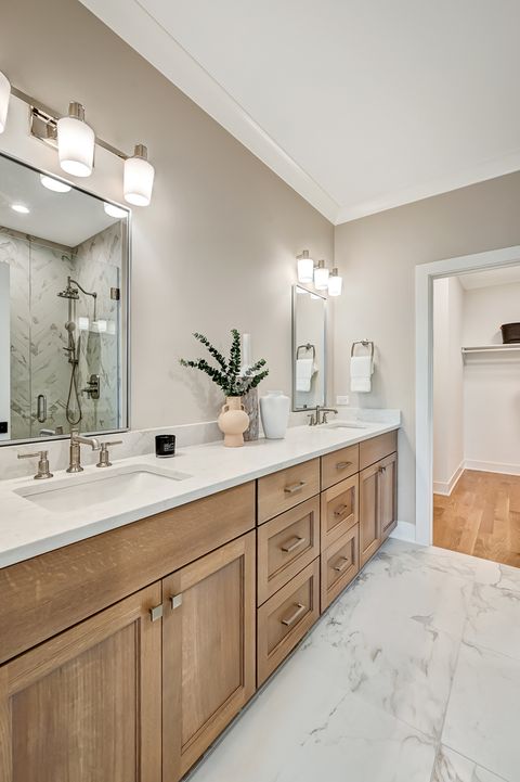 Tiny photo for 129 Harding Court, Glen Ellyn, IL 60137 (MLS # 12539420)