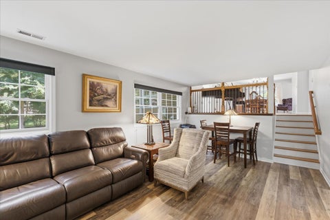 Tiny photo for 206 Londonderry Court, Mundelein, IL 60060 (MLS # 12734436)