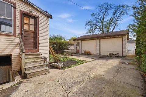 Tiny photo for 7339 N Osceola Avenue, Chicago, IL 60631 (MLS # 12594212)