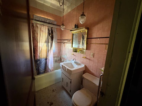 Tiny photo for 14032 S Burnham Avenue, Burnham, IL 60633 (MLS # 12689104)