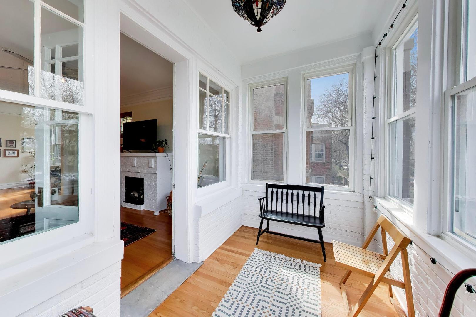 1657 W Winona Street