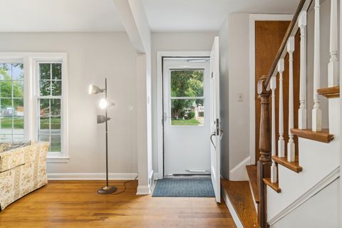 Tiny photo for 437 S Vail Avenue, Arlington Heights, IL 60005 (MLS # 12494366)