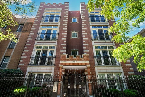 Photo of 2049 W Morse Avenue #3, Chicago, IL 60645 (MLS # 12665344)