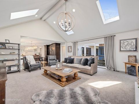 Tiny photo for 11 W Birchwood Avenue, Hinsdale, IL 60521 (MLS # 12610227)